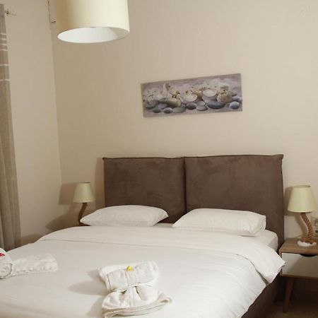 Petra Thea Apartments 4 Kalamata Exterior foto